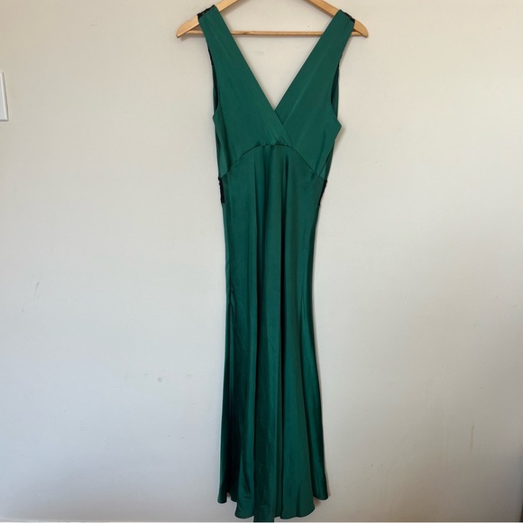 Screen-Worn Emerald Silk Dress Interview with the Vampire Stunt Costume Eglee - Picture 8 of 17